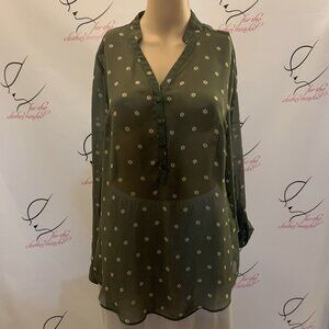 A.N.A. Size Medium. Semi sheer pullover top with 1/2 button placket. B82.
